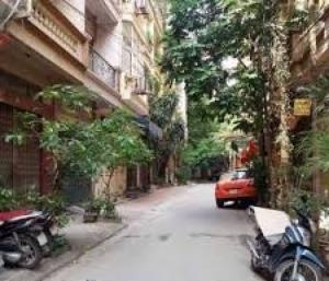 Bán Nhà HOÀNG CẦU– Phân Lô– Ô TÔ Vào Nhà. Dt 40m, 5 Tầng
