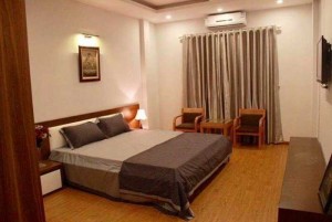 Bán nhà phố Trần Kim Xuyến: Nhà đẹp-Phân Lô- Ô Tô đỗ sát cửa-46m*4 tầng, MT4,1m.