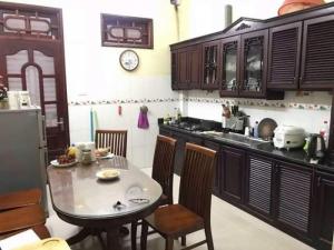Bán nhà ngõ 122, DT 39m2, MT 4m, 4 tầng, 4.9 tỷ, Hoàng Quốc Việt, Nghĩa Tân, Cầu Giấy.