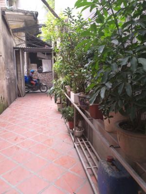 Nhà mới chính chủ sổ đỏ vuông vắn: DT.34m.