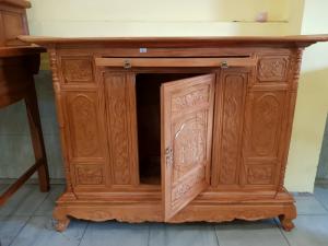 Tủ thờ chạm Tam Đa 1m76 tại Tiền Giang