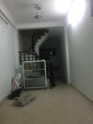 Nhà mặt phố Thanh Đàm 30mX4t, giá 3 tỷ.