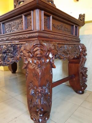 Sập thờ tứ linh, chân 24, hàng trưng bày tại Tiền Giang