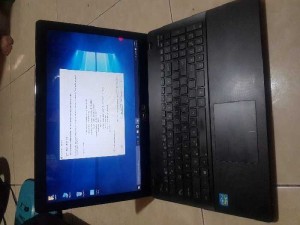 Laptop Asus X550C
