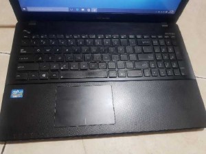 Laptop Asus X550C