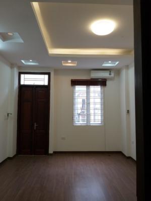 Bán Nhà Riêng Phố Tôn Thát Tùng .Dt.42m.