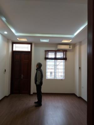 Bán Nhà Riêng Phố Tôn Thát Tùng .Dt.42m.