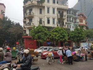 Cho thuê mặt phố Quang Trung, HK: 200tr/th, 250m2, mt 15m, 2.5 tầng.Vị Trí đẹp, mọi mô hình nghệ thuật.