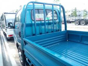Sau cabin được gia công thêm khung sương giúp thuận tiện trong việc chuyên chở hàng kích thước dài.
