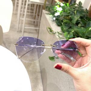 Mắt kính nữ