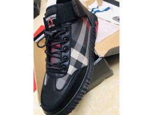 Giầy kẻ caro bbr Nam. Kiểu dáng thể thao.Sz:38-44