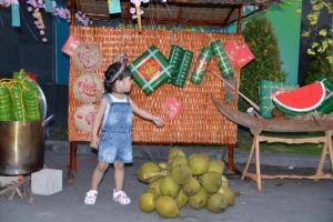 Làm gian hàng chợ quê