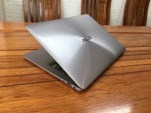 Asus UX330u Core i5 7200u Ram 8 Full HD Nặng 1.2Kg