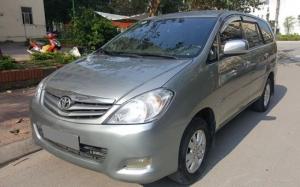 Bán Innova 2011 GSR số sàn màu bạc xe rất đẹp