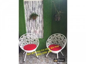 Bộ bàn ghế nhựa giả mây đan hoa đồng tiền nhỏ gọn cho ban công chung cư
