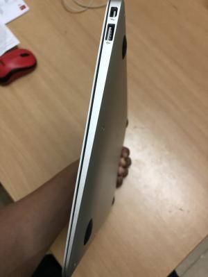 Macbook Air - 2014 - 11inch- i5- Sạc 260 lần