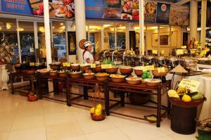Cho thuê bàn ghế tre - Thân Thiện Phát