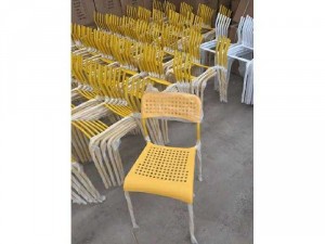 Thanh lý 28 ghế nhựa đúc mới 100%