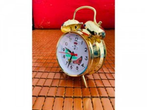 Đồng hồ gà chạy bằng dây cót
