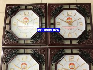 Địa chỉ làm đồng hồ treo tường in logo. đồng hồ treo tường quảng cáo