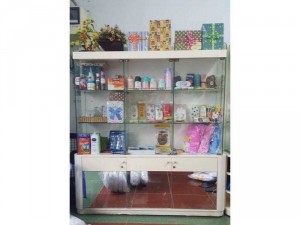 Tủ kính trưng bày hàng