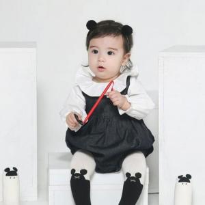 Băng Đô Cho Bé Đính 2 Quả Bông Màu Đen Đáng Yêu