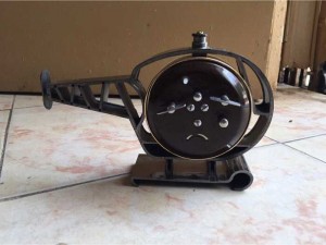 Đồng hồ máy bay chạy bằng dây cót