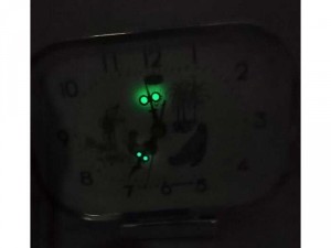 Đồng hồ gà vuông chạy bằng dây cót
