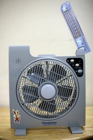 Quạt tích điện panasonic tiện dụng