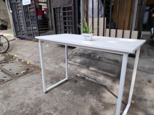 Bàn làm việc chân sắt sơn tĩnh điện