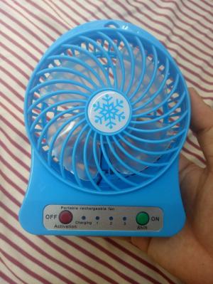 Quạt sạc mini để bàn PORTABLE FAN