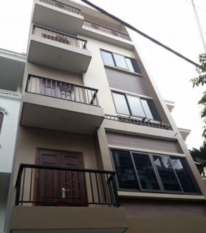 Bán nhà mới chính chủ Láng Thượng 48m2 x 5 tầng giá 4,1 tỷ