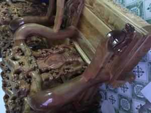 Bộ bàn ghế chạm Đào, Nghê, Lá Tây... Tay 14 (7Món, gỗ nhóm 1)