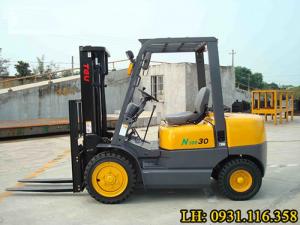 Xe nâng dầu 3 tấn