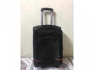 Vali kéo hiệu Samsonit cỡ nhỏ, còn rất tốt