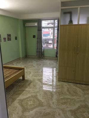 Bán nhà 4 tầng ngõ 12 phố Phạm Tuấn Tài. Diện Tích : 52m2 ( trong sổ đỏ ) thực tế rộng hơn.
