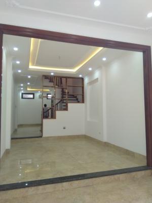 Chính chủ Bán nhà 5 tầng xây mới Phố Mai Dịch – Cầu Giấy. DT 35m2 Giá 4,1 tỉ.