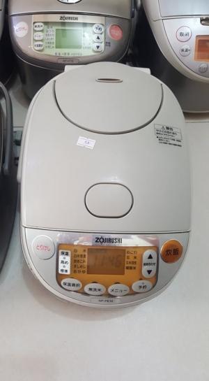 Nồi cơm điện Zojirushi 1l NP-PE10 nội địa
