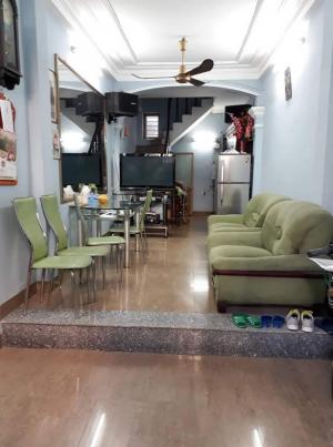 Nhà đẹp Phố Chính Kinh 30m2, MT 4.5m, ngõ rộng, lô góc, gần phố chỉ 2.1 tỷ.