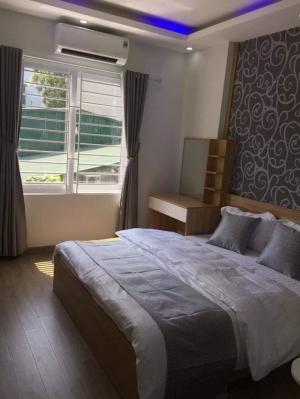 Bán nhà 5 tầng Hoàng Văn Thái, gần phố, 42m2, MT 4m giá 3.5 tỷ.