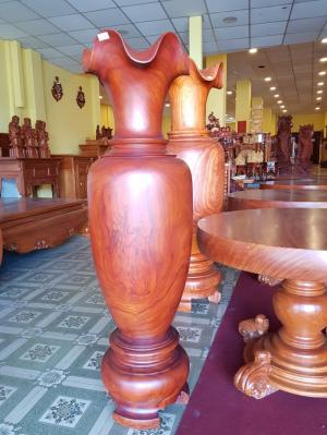 Cặp lục bình cao 1m6, lối trang trí mới cho phòng khách