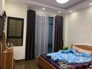 Bán nhà phố Hoàng Văn Thái:phân lô - lô góc- ô tô đỗ sát cửa 35m2, 4 tầng, MT 4m.
