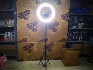 Loại: Đèn LED
Model: RL-18
Nguồn sáng ra: 4800 lux 220v
Nhiệt độ màu: 3200K-5500K
Công suất: 55W
Nguồn vào: 110-240 V