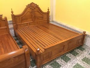 Giường ngủ hoàng gia gỗ gõ đỏ tự nhiên giảm 10%