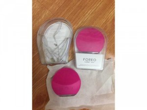 Thanh lý lô máy rửa mặt massa foreo giá rẻ