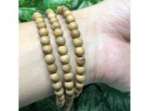 Vòng trầm hương tự nhiên 108 hạt