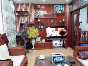 Bán nhà 33m*5 tầng nội thất sang trọng gần mặt phố Thái Thịnh giá 3,5 tỷ.