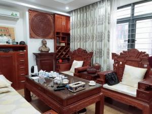 Bán nhà 33m*5 tầng nội thất sang trọng gần mặt phố Thái Thịnh giá 3,5 tỷ.