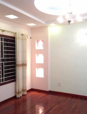 Nhỉnh 5tỷ có ngay nhà chất DTSD 180m2 phố Đội Cấn-Ba Đình!
