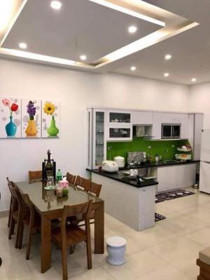 Chính Chủ Cần Bán Gấp Nhà Phố Hoa Bằng Dt 32m 5T Mt 7m giá 3.75 tỷ.